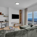 Easy Times - Exklusiv * Makarska